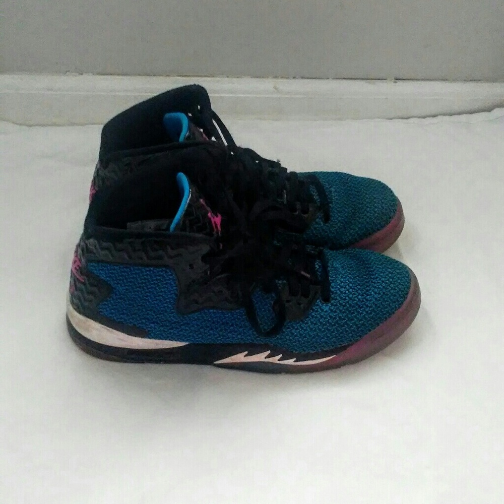 Nike Air Jordans - Picture 3 of 7